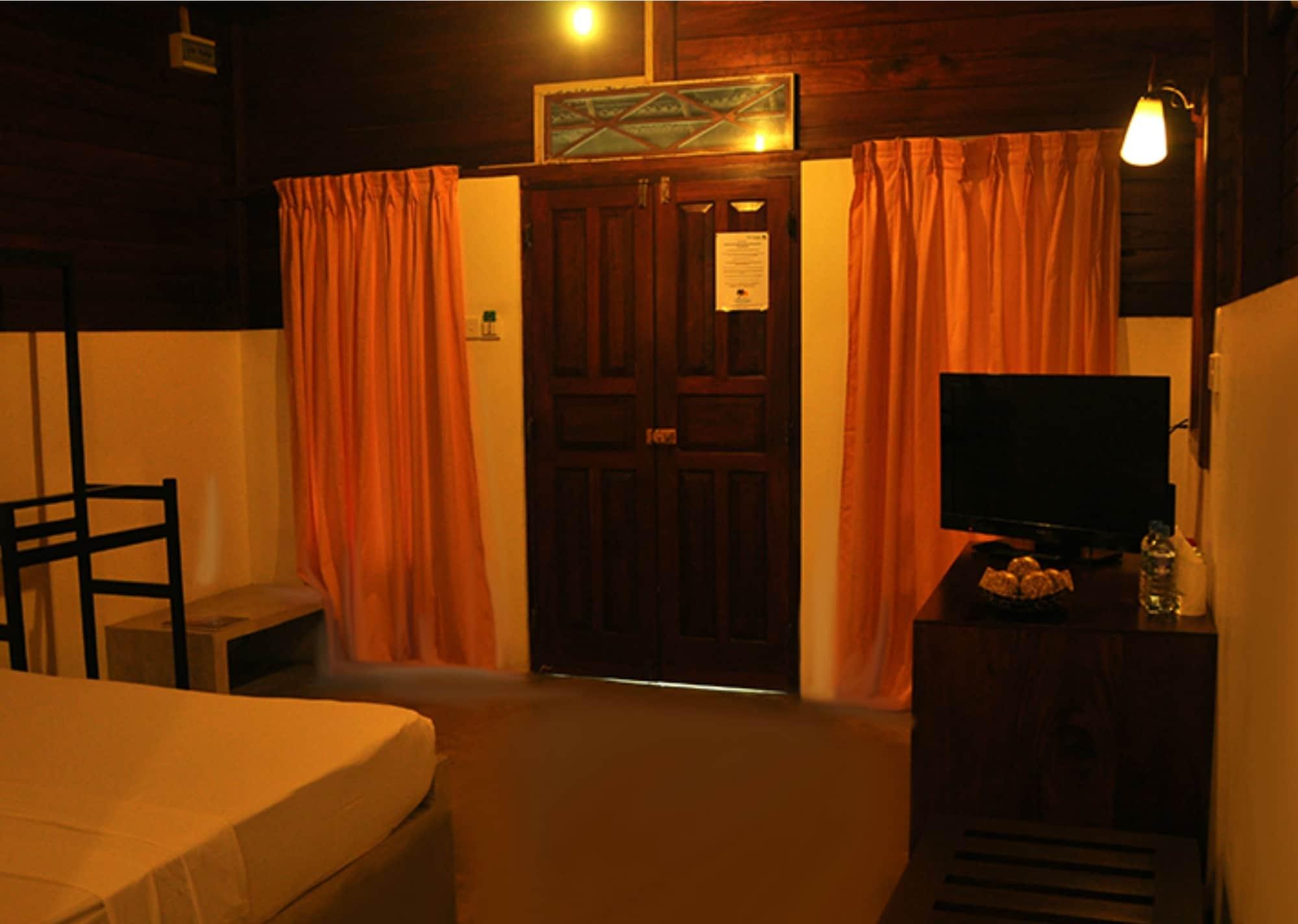 Lagoon Paradise Beach Resort Tangalle Buitenkant foto