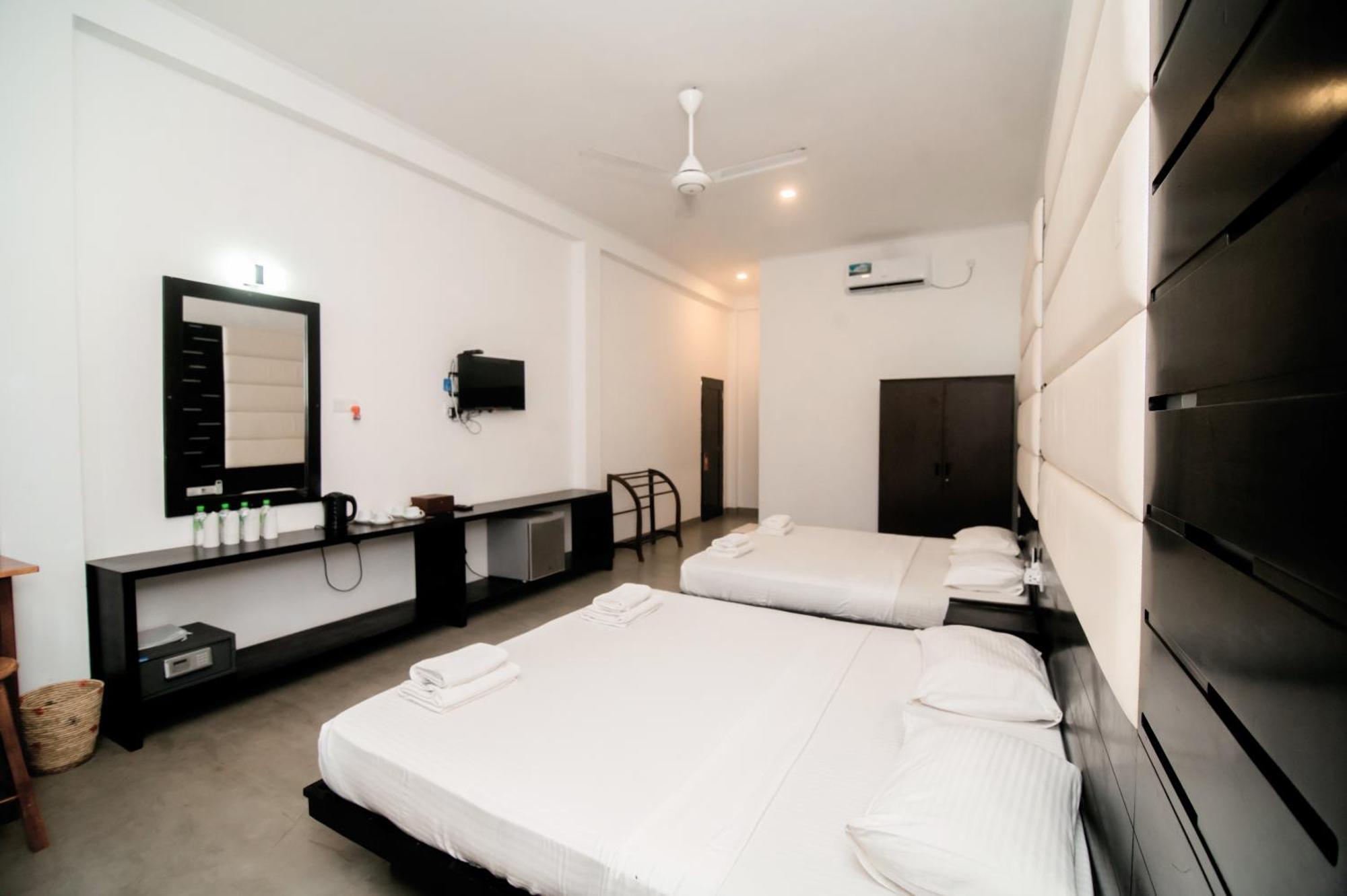 Lagoon Paradise Beach Resort Tangalle Buitenkant foto