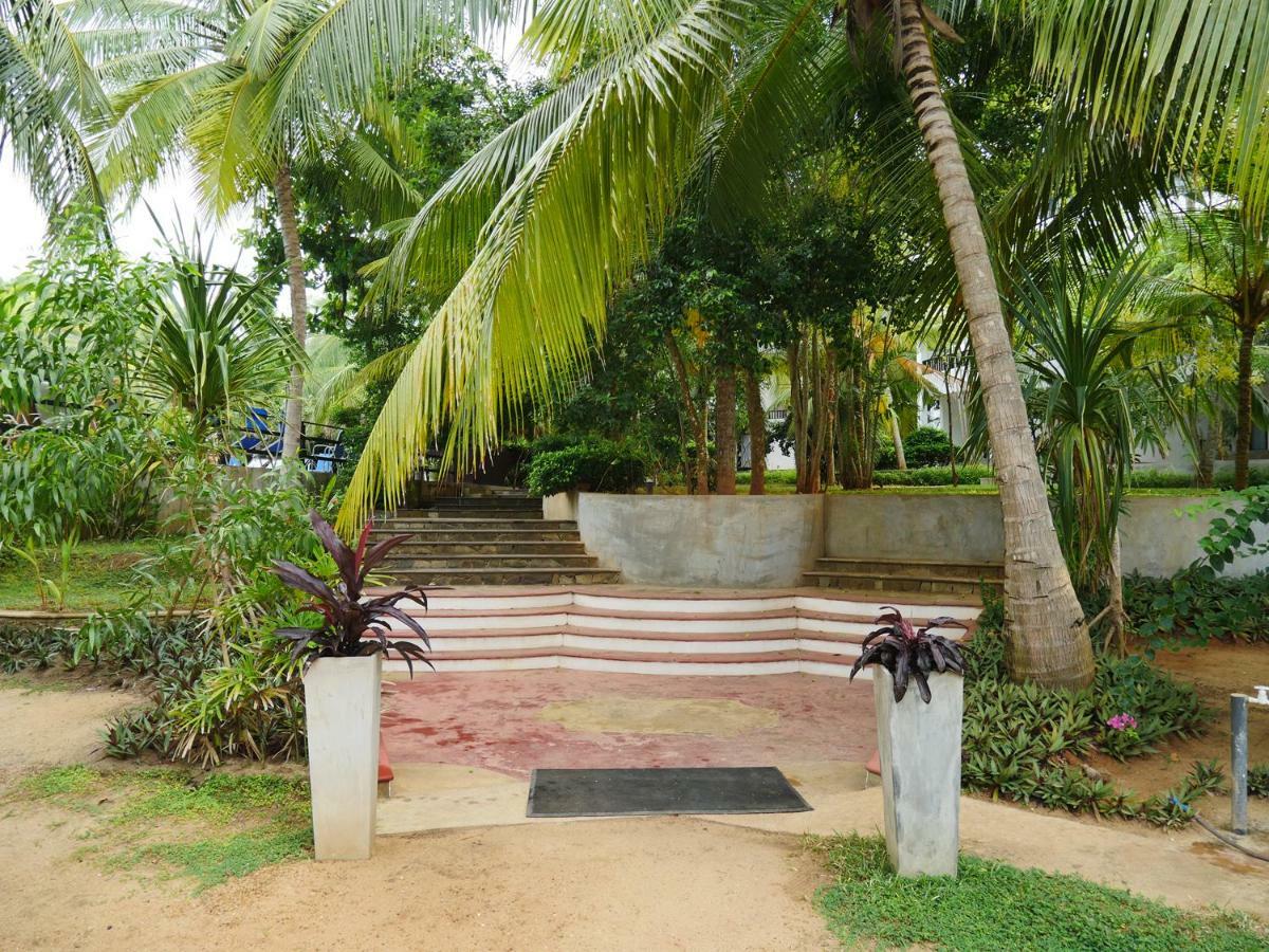 Lagoon Paradise Beach Resort Tangalle Buitenkant foto